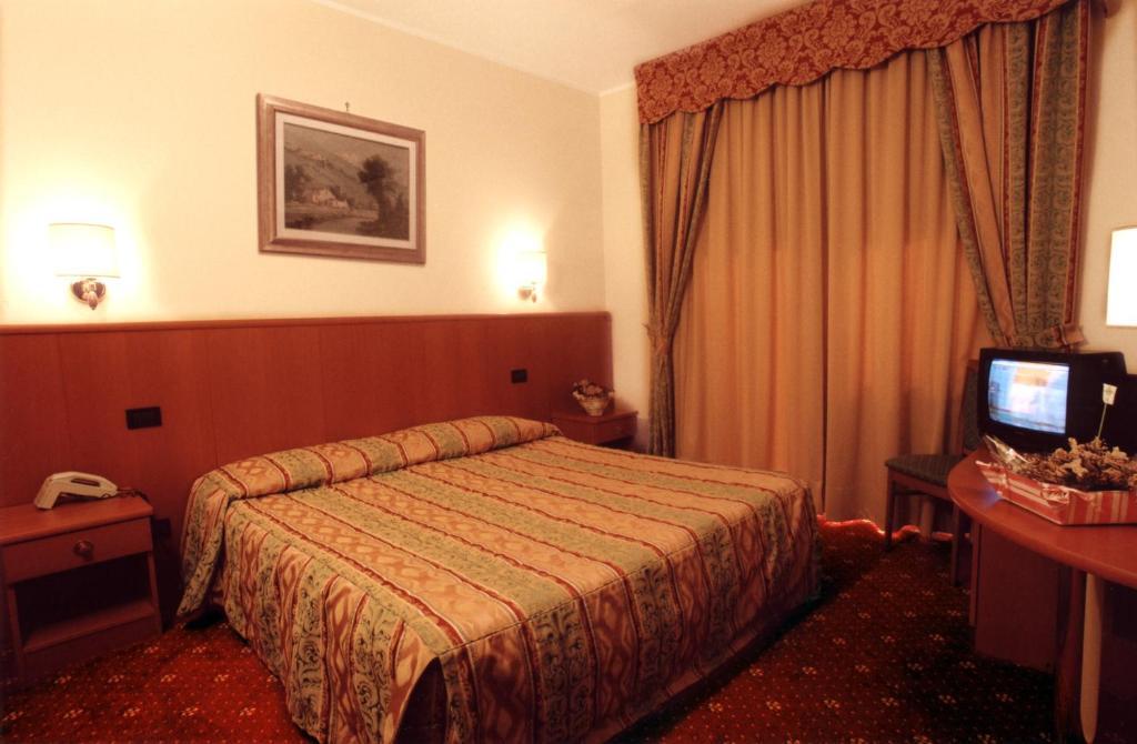 Hotel Cinzia Ristorante Christian E Manuel Vercelli Quarto foto